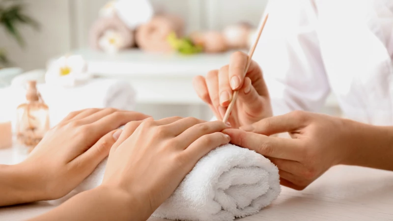 Massage et manicure